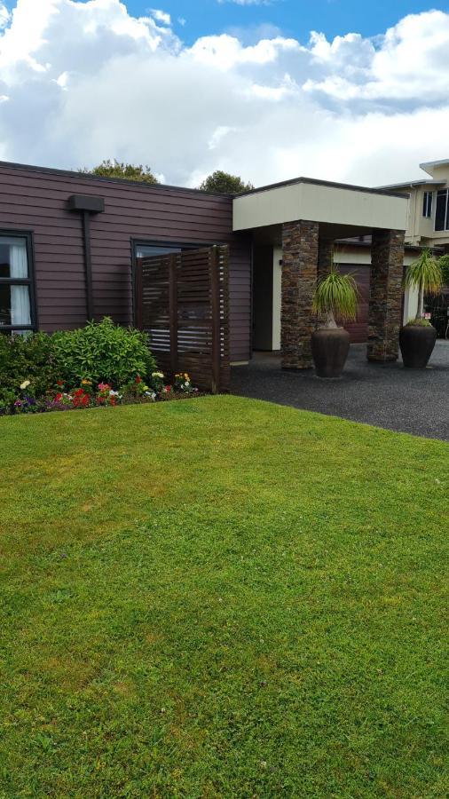 Heta Road B&B New Plymouth Esterno foto