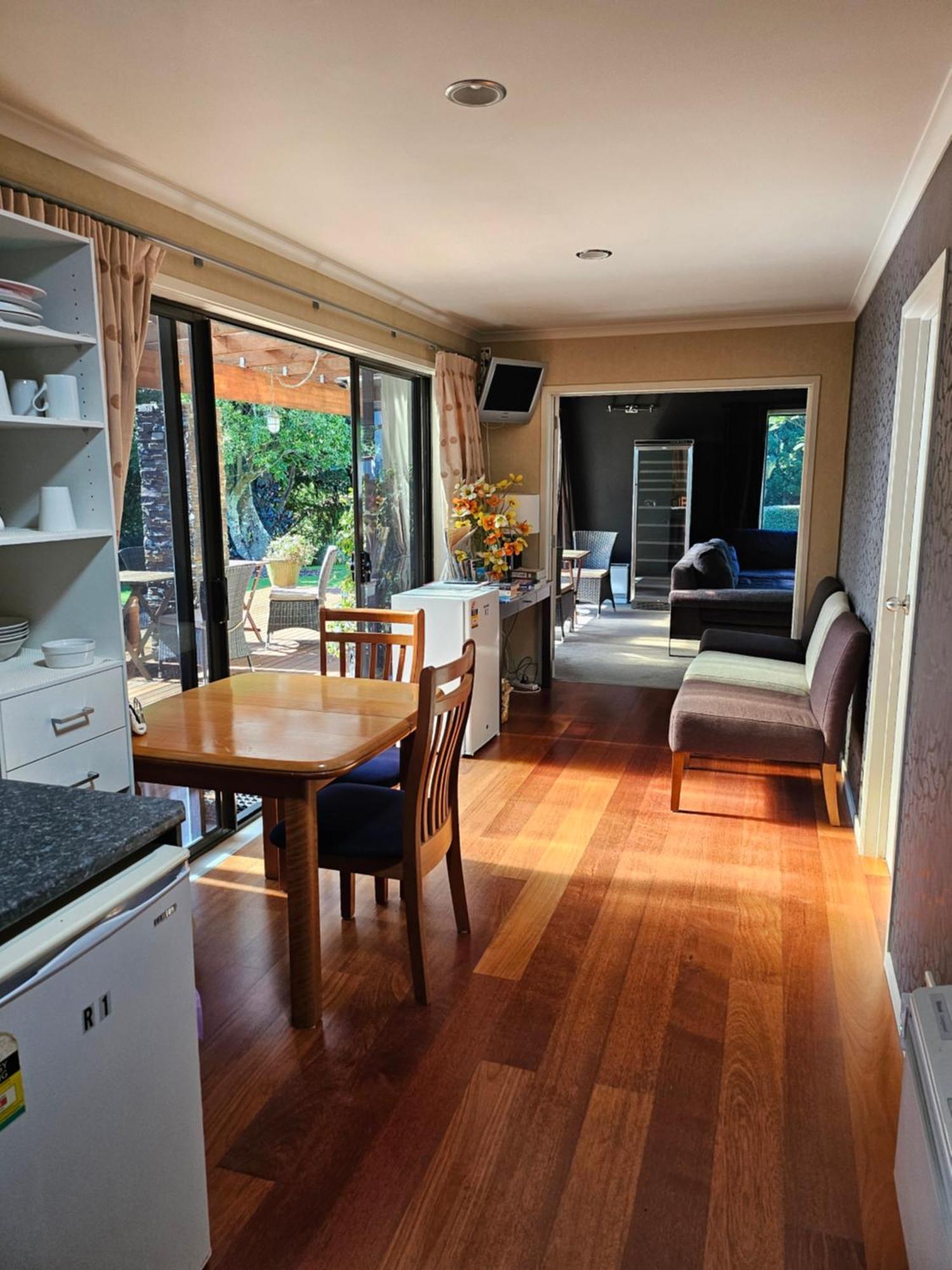 Heta Road B&B New Plymouth Esterno foto