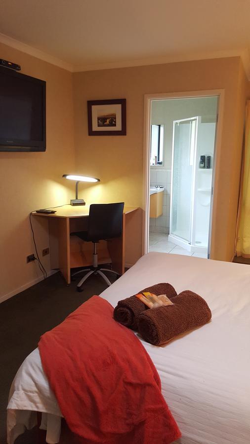 Heta Road B&B New Plymouth Esterno foto
