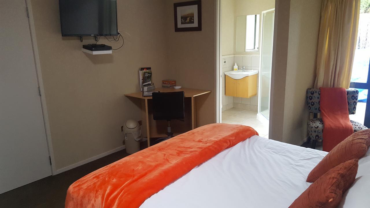 Heta Road B&B New Plymouth Esterno foto