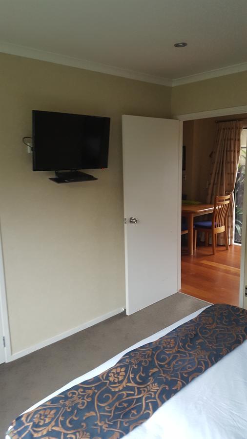 Heta Road B&B New Plymouth Esterno foto