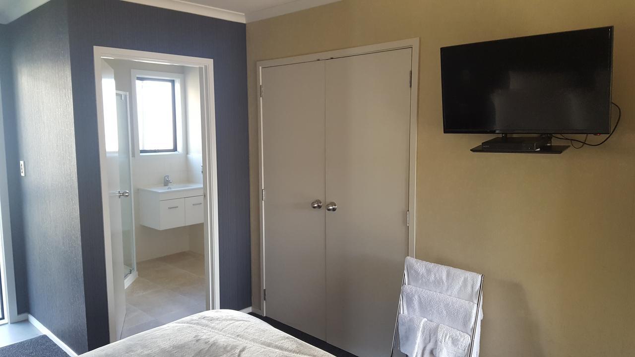 Heta Road B&B New Plymouth Esterno foto