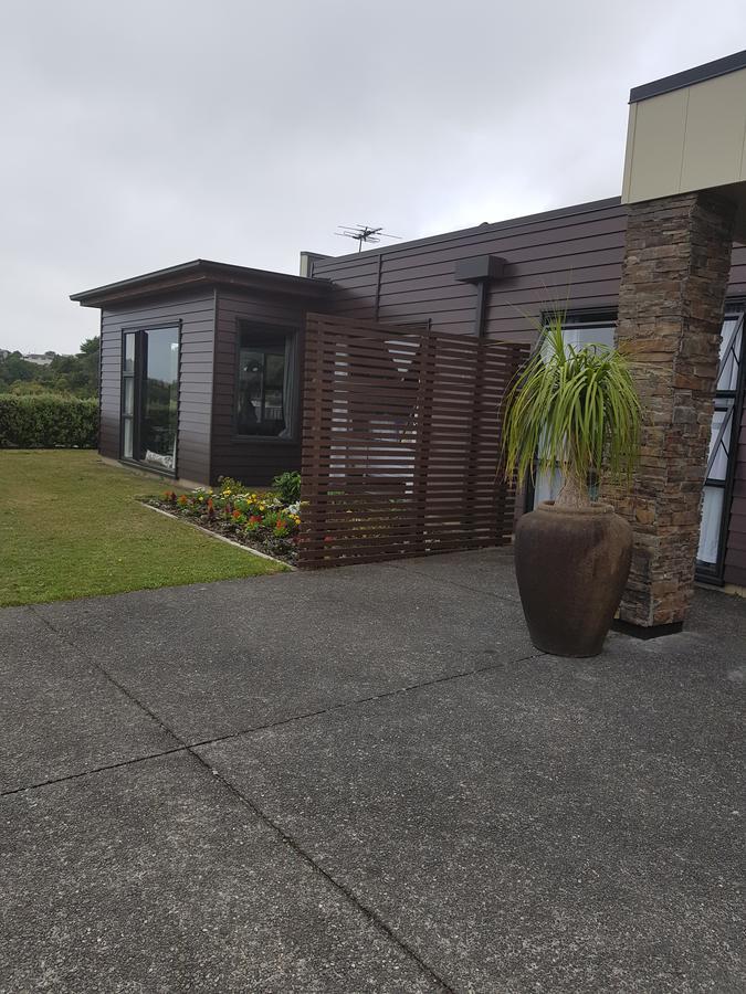 Heta Road B&B New Plymouth Esterno foto