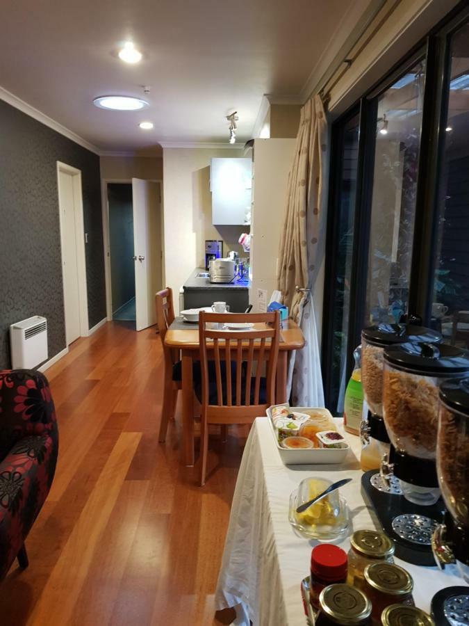 Heta Road B&B New Plymouth Esterno foto